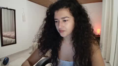 Snapshot of yourdreamgirl2025 chatting on 31, 10, 2025 yourdreamgirl2025 online show from 31, 10, 2025