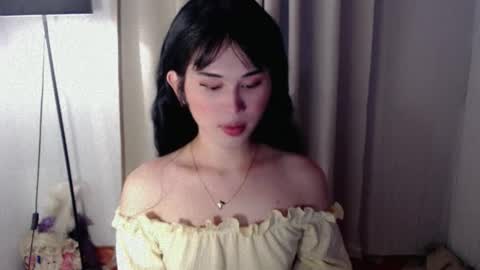 PrettyElla online show from 15, 9, 2025