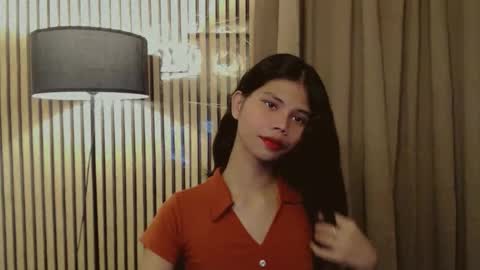 Snapshot of yourfavoratevivian chatting on 8, 11, 2025 Vivian online show from 8, 11, 2025