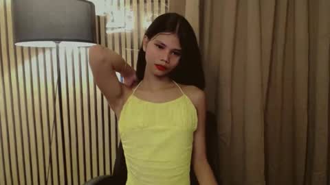 Snapshot of yourfavoratevivian chatting on 8, 11, 2025 Vivian online show from 8, 11, 2025