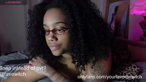 Snapshot of yourfavoritewitch chatting on 12, 3, 2026 Naava online show from 12, 3, 2026