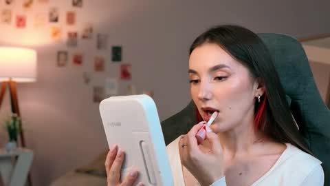 Chloe online show from 14, 10, 2025