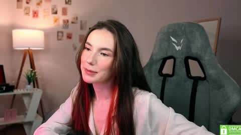 Chloe online show from 11, 11, 2025