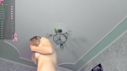 yourgirl_044 online show from 20, 12, 2024