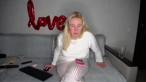 Snapshot of yourhotdream1 chatting on 7, 3, 2025 Iamyourdream online show from 7, 3, 2025