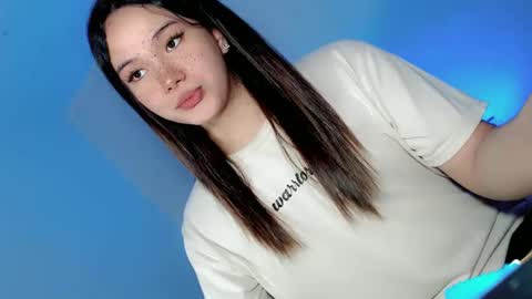 Snapshot of yourlovingpearl chatting on 5, 2, 2025 PEARL online show from 5, 2, 2025