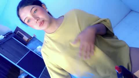 Snapshot of yourlovingpearl chatting on 30, 9, 2025 PEARL online show from 30, 9, 2025