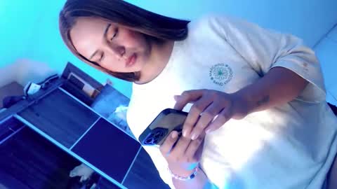 Snapshot of yourlovingpearl chatting on 5, 10, 2025 PEARL online show from 5, 10, 2025