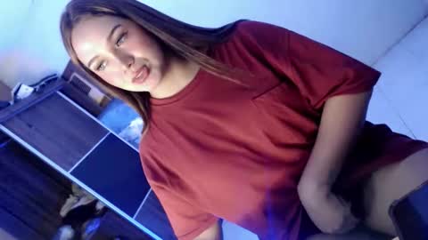 Snapshot of yourlovingpearl chatting on 13, 10, 2025 PEARL online show from 13, 10, 2025