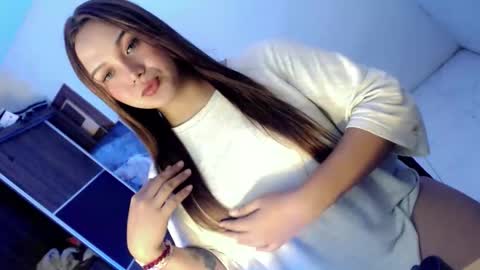 Snapshot of yourlovingpearl chatting on 14, 10, 2025 PEARL online show from 14, 10, 2025