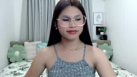 yourprettyblythe_ts online show from 15, 12, 2025