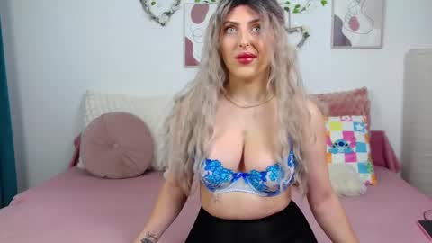 yours_goddess online show from 3, 10, 2025