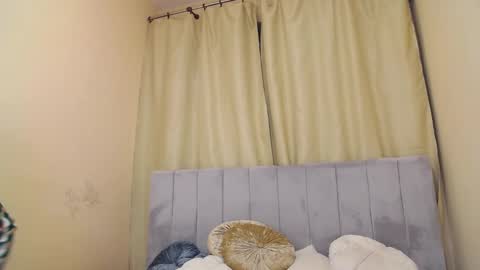 yours_jasmin online show from 4, 2, 2025