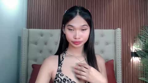 yoursluttyashxx online show from 24, 11, 2025