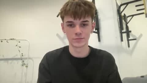 Snapshot of yoursweetyguy chatting on 11, 11, 2025 yoursweetyguy online show from 11, 11, 2025