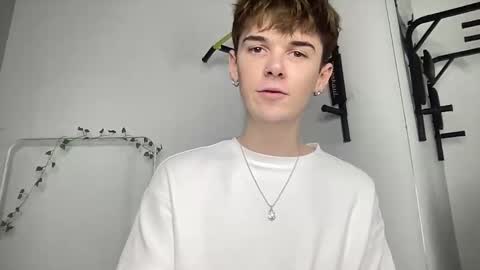 Snapshot of yoursweetyguy chatting on 2, 12, 2025 yoursweetyguy online show from 2, 12, 2025