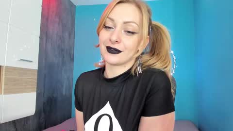 YourVenus00 -Follow my OF online show from 21, 1, 2025