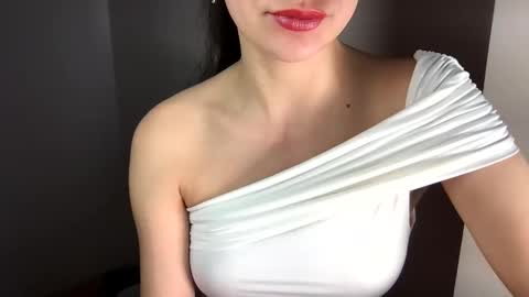 Snapshot of yovaline chatting on 18, 11, 2025 yovaline online show from 18, 11, 2025