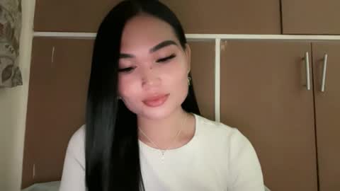 yrdrmgrl_jennie26 online show from 4, 12, 2025