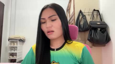 yrdrmgrl_jennie26 online show from 17, 2, 2026