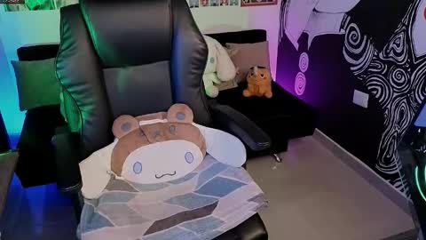    rawr   Anne Independent model      online show from 4, 2, 2026