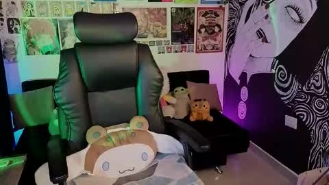 Snapshot of yuhwa chatting on 18, 2, 2026 rawr Anne Independent model online show from 18, 2, 2026