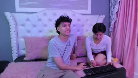 Snapshot of yui_and_rin chatting on 7, 11, 2025 yui_and_rin online show from 7, 11, 2025