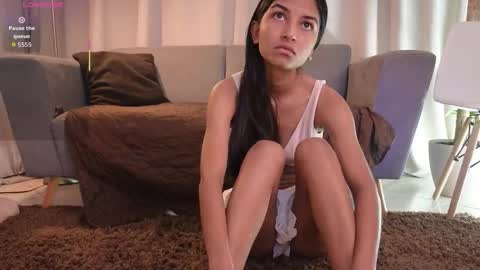 yuliethpetite online show from 4, 12, 2025