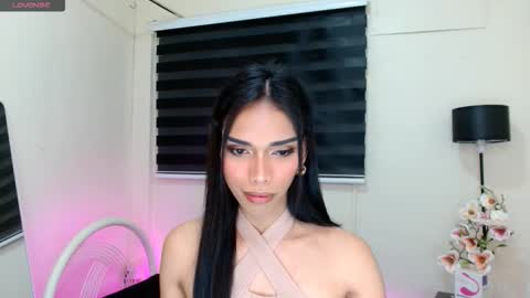 yumieholly online show from 26, 9, 2025