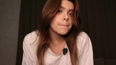 Snapshot of yummy_chica chatting on 10, 11, 2025 yummy_chica online show from 10, 11, 2025