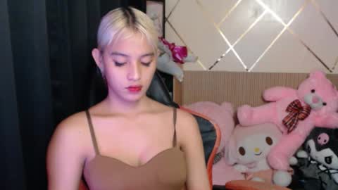 Snapshot of yurie_cummster chatting on 10, 10, 2025 yurie_cummster online show from 10, 10, 2025