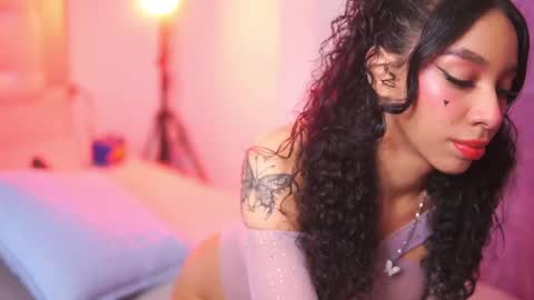 Yuyi Cam online show from 17, 10, 2025