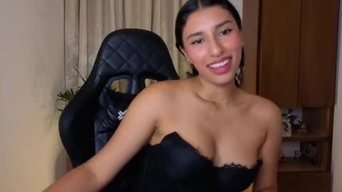 yuzii Im new to these pages so I hope you guys are kind to me. online show from 8, 3, 2026