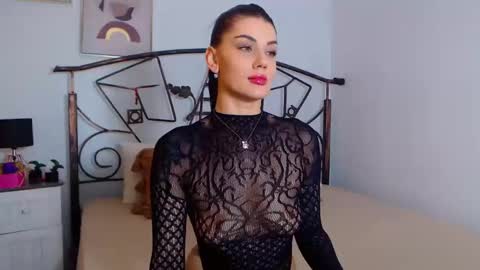 Snapshot of yvonneeverlee chatting on 10, 12, 2024 I V Y   online show from 10, 12, 2024