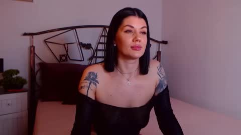 I V Y   online show from 16, 1, 2026