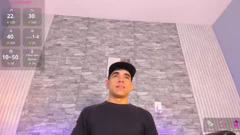 Snapshot of zack_joness10 chatting on 11, 11, 2025 zack_joness10 online show from 11, 11, 2025