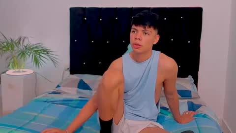 Snapshot of zacktorres_ chatting on 4, 10, 2025 zacktorres_ online show from 4, 10, 2025