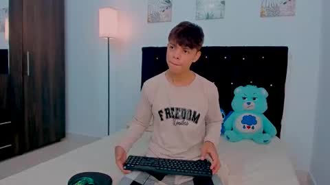 Snapshot of zacktorres_ chatting on 30, 10, 2025 zacktorres_ online show from 30, 10, 2025