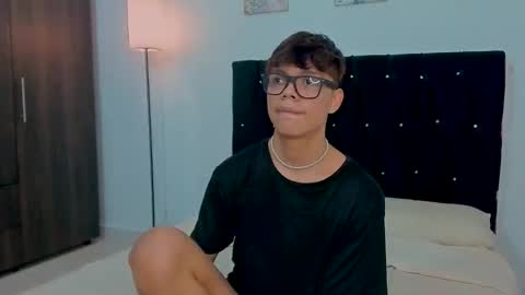 Snapshot of zacktorres_ chatting on 11, 11, 2025 zacktorres_ online show from 11, 11, 2025