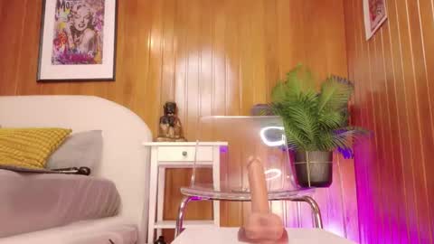 Snapshot of zafiro_gem_ chatting on 16, 1, 2026 Karina online show from 16, 1, 2026