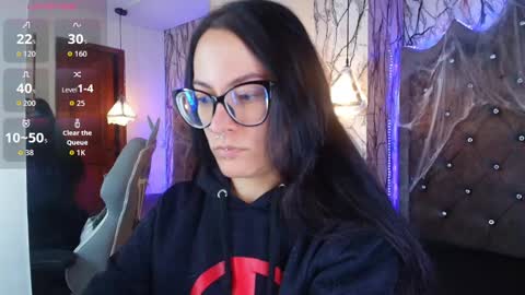   online show from 12, 10, 2025