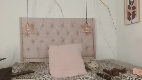 ZAMIRA online show from 12, 10, 2025