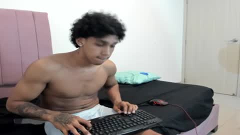 zanxley_ online show from 6, 1, 2025