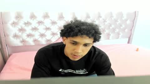 zanxley_ online show from 10, 1, 2025