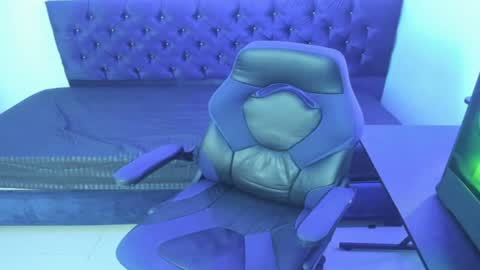 zanxley_ online show from 28, 1, 2025