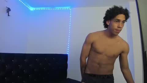 zanxley_ online show from 18, 2, 2025