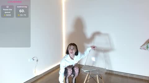 Hello welcome to my roomIm Zara online show from 15, 2, 2026