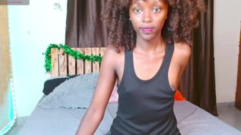 Snapshot of zara_lae chatting on 16, 12, 2024 nicky online show from 16, 12, 2024