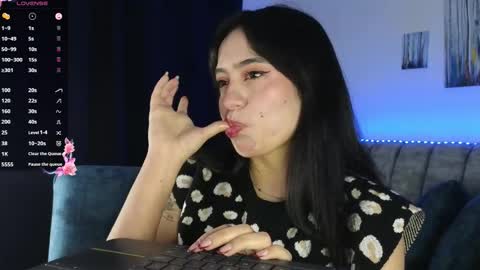 Snapshot of zaradames_ chatting on 6, 11, 2025 zaradames_ online show from 6, 11, 2025