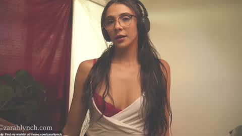 Snapshot of zarahlynch chatting on 18, 12, 2024 Miss Lynch Next show 2911 online show from 18, 12, 2024
